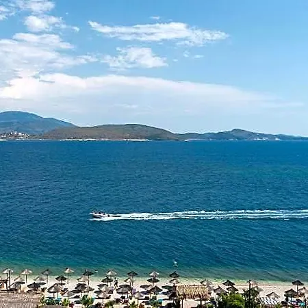 Limani Luxury Beachfront 1 מלון