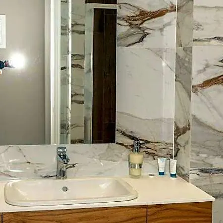 Limani Luxury Beachfront 1 Szálloda